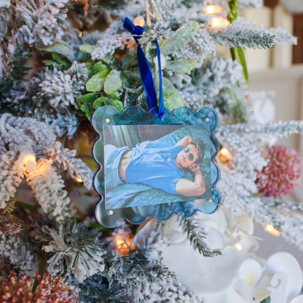 Acrylic Scallop Picture Frame Ornament, Blue